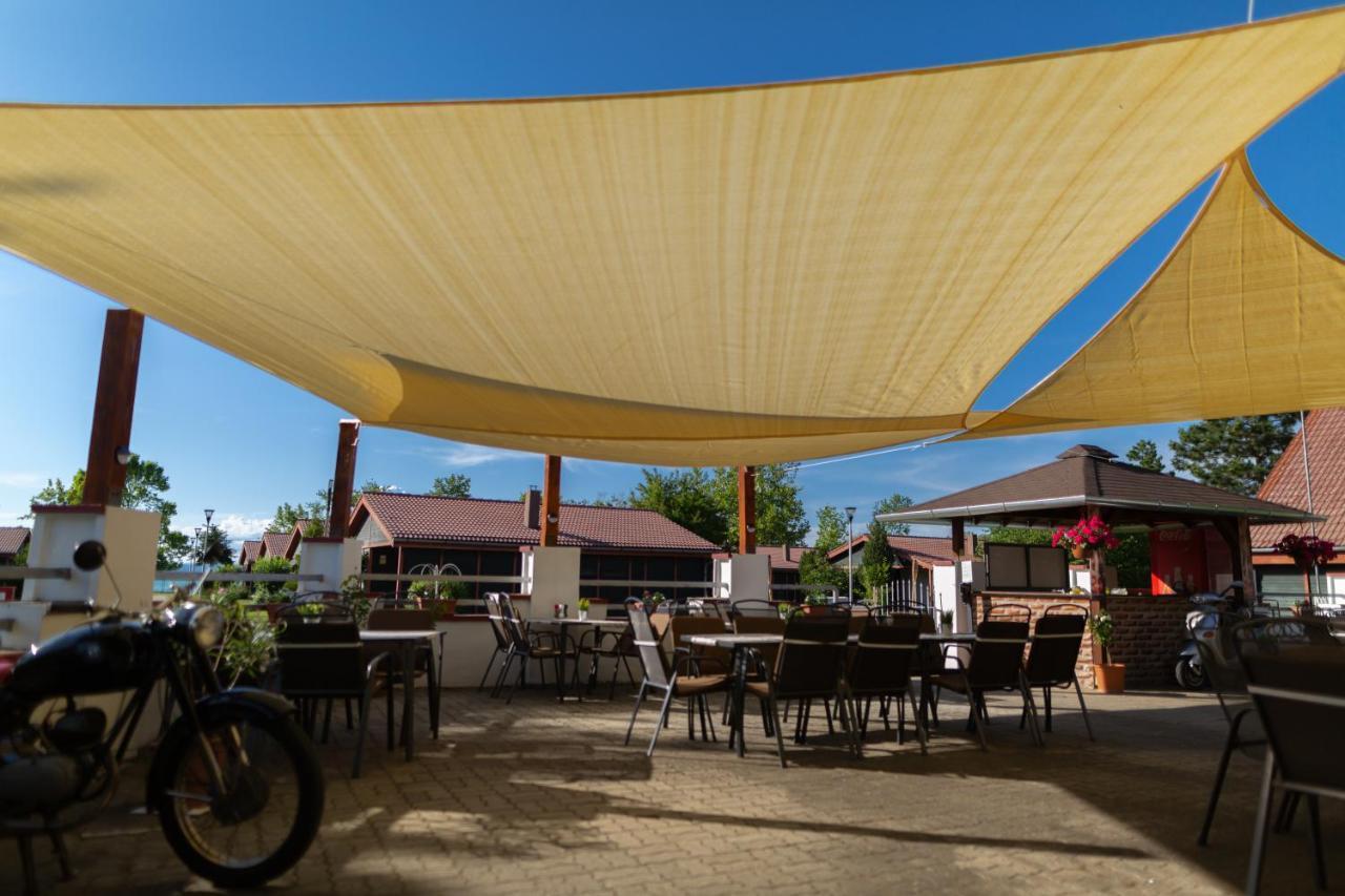Aranypart Camping & Apartments Сиофок Екстериор снимка