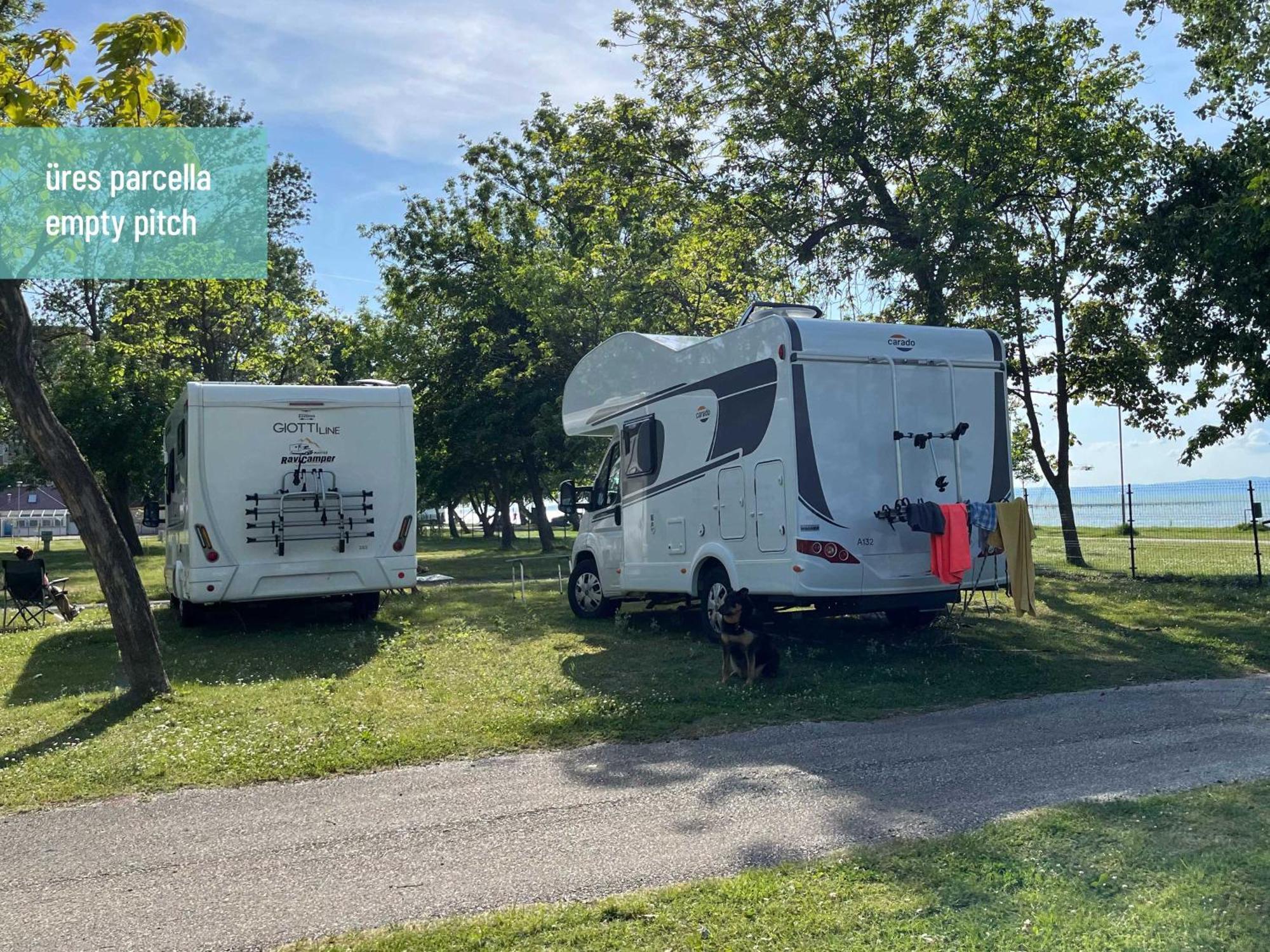 Aranypart Camping & Apartments Сиофок Екстериор снимка