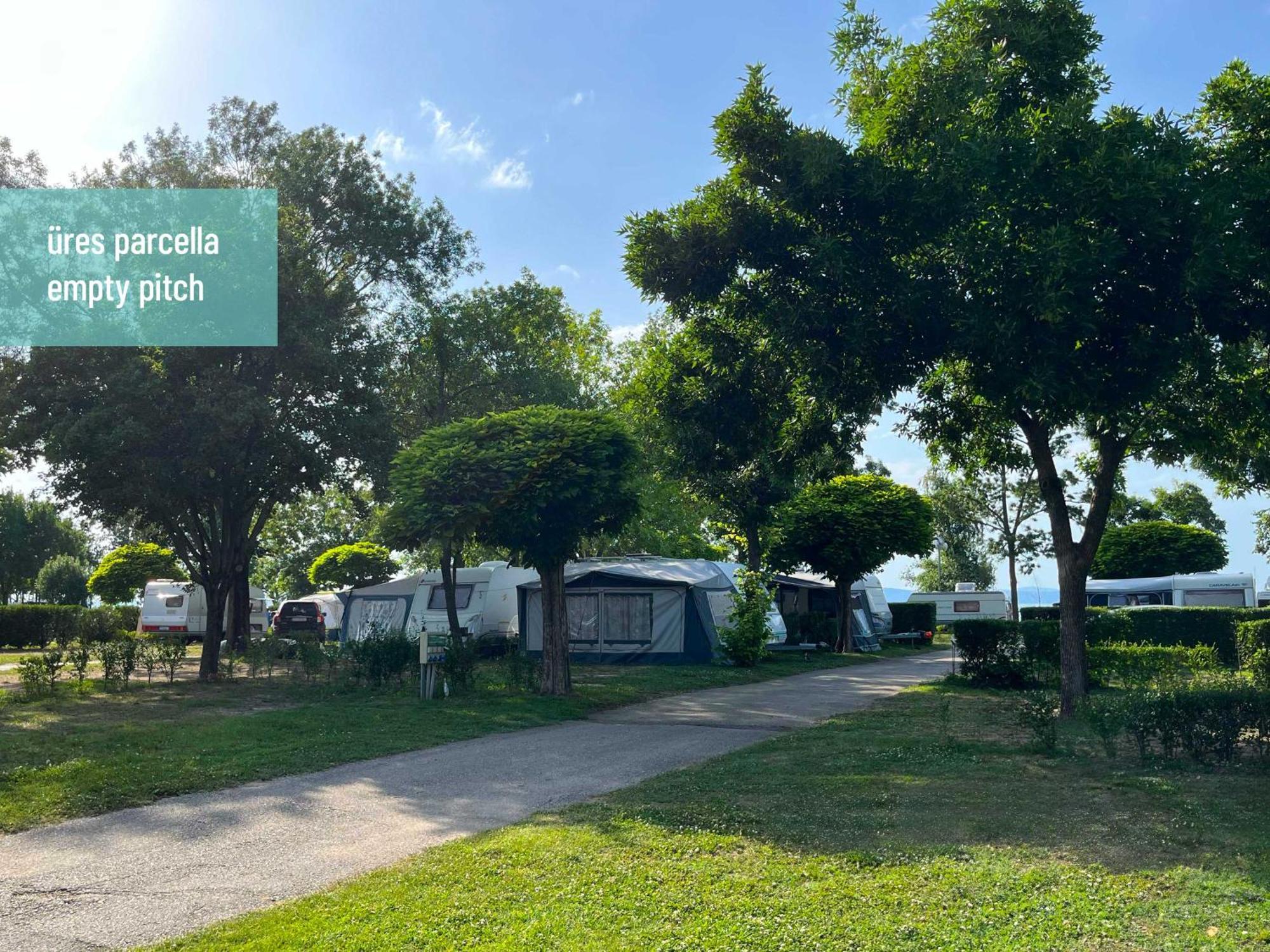 Aranypart Camping & Apartments Сиофок Екстериор снимка