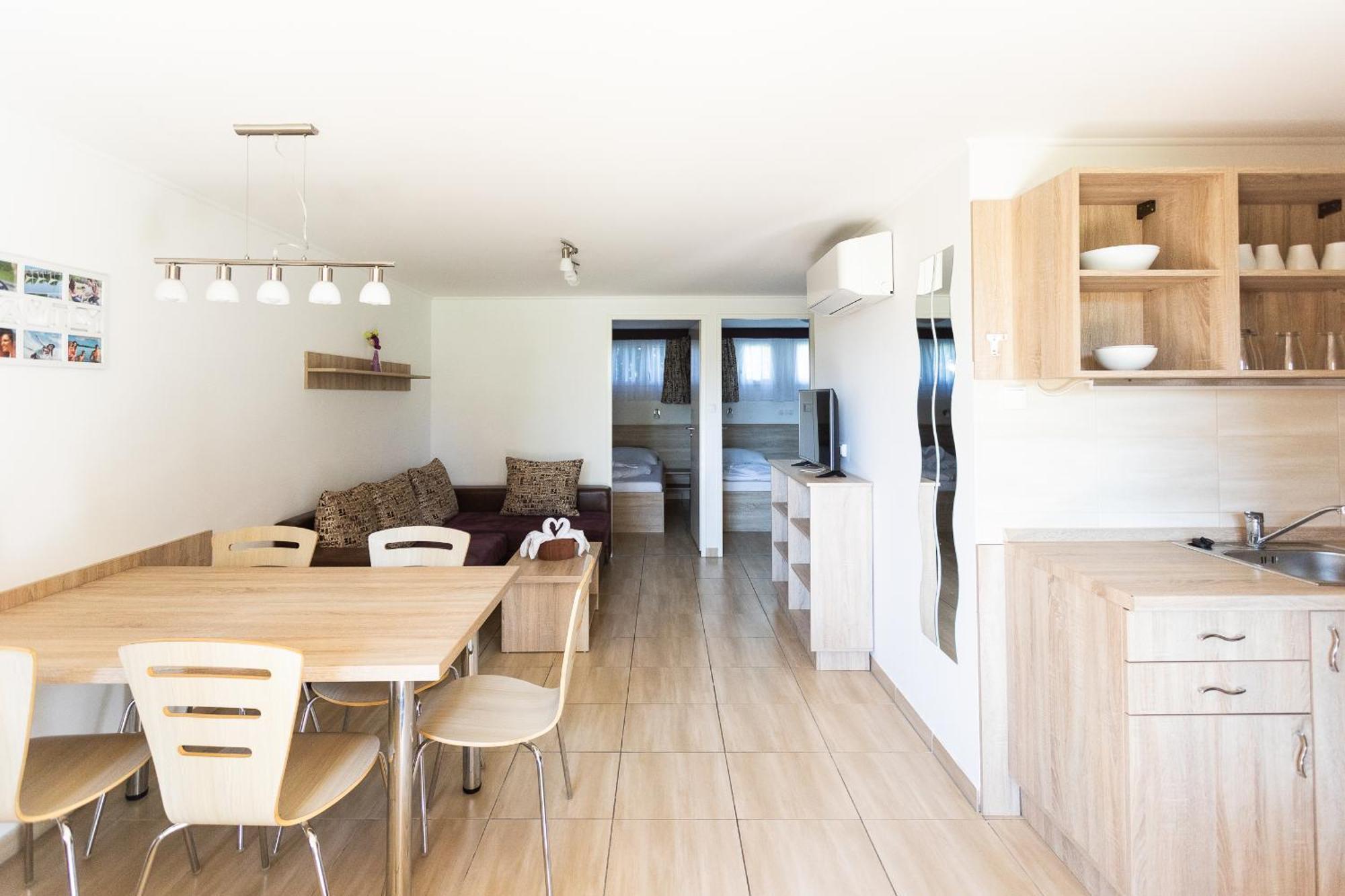 Aranypart Camping & Apartments Сиофок Екстериор снимка