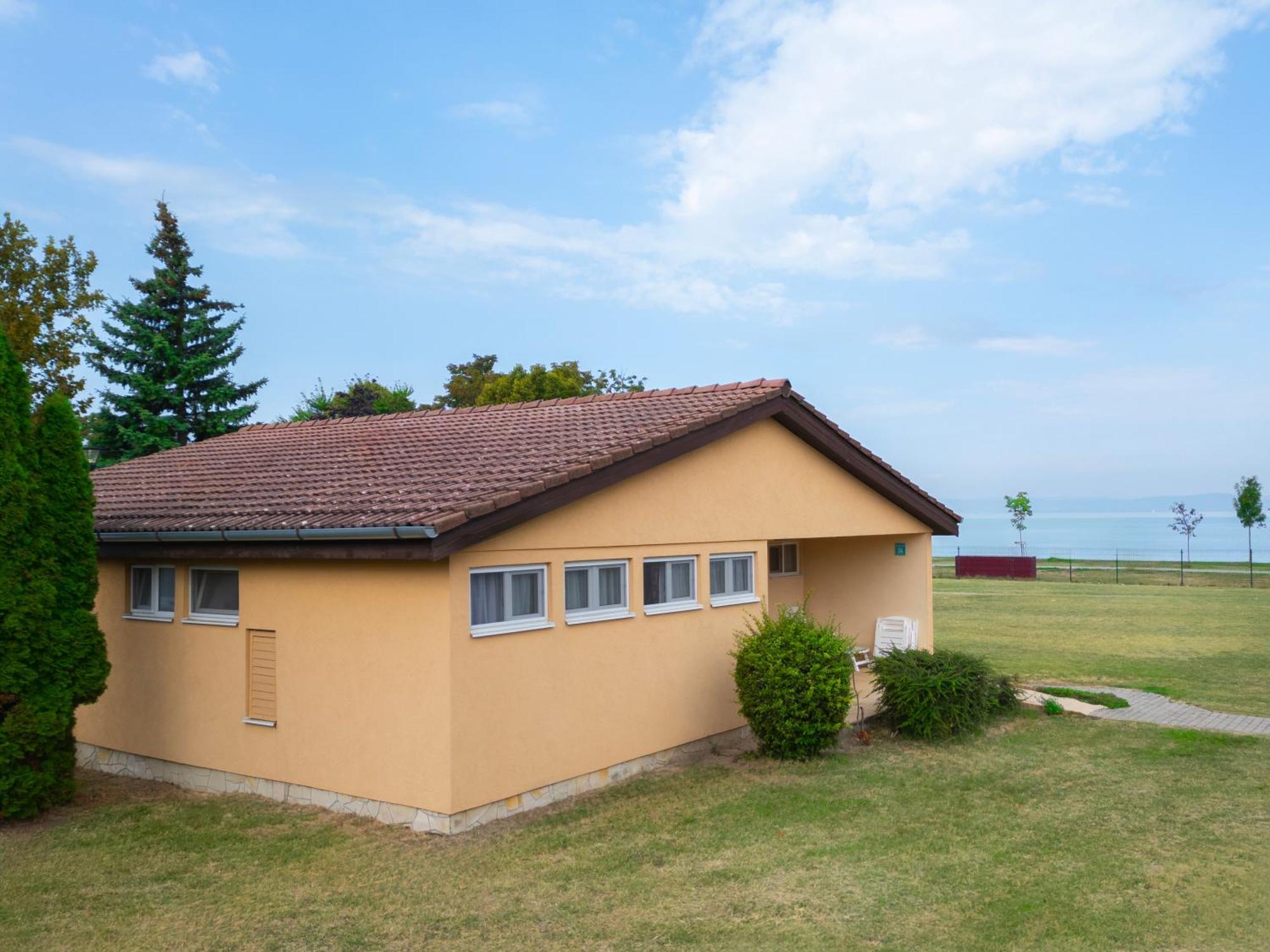 Aranypart Camping & Apartments Сиофок Екстериор снимка